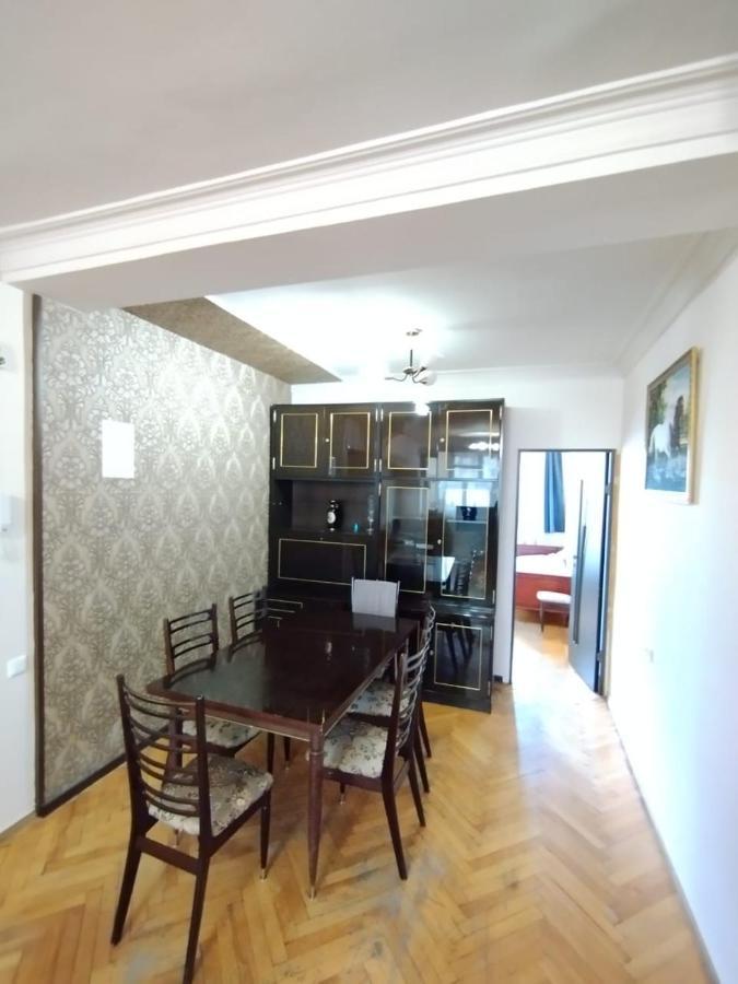 エレバンLarge Apt Near Republic Squareアパートメント エクステリア 写真