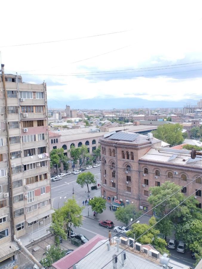エレバンLarge Apt Near Republic Squareアパートメント エクステリア 写真